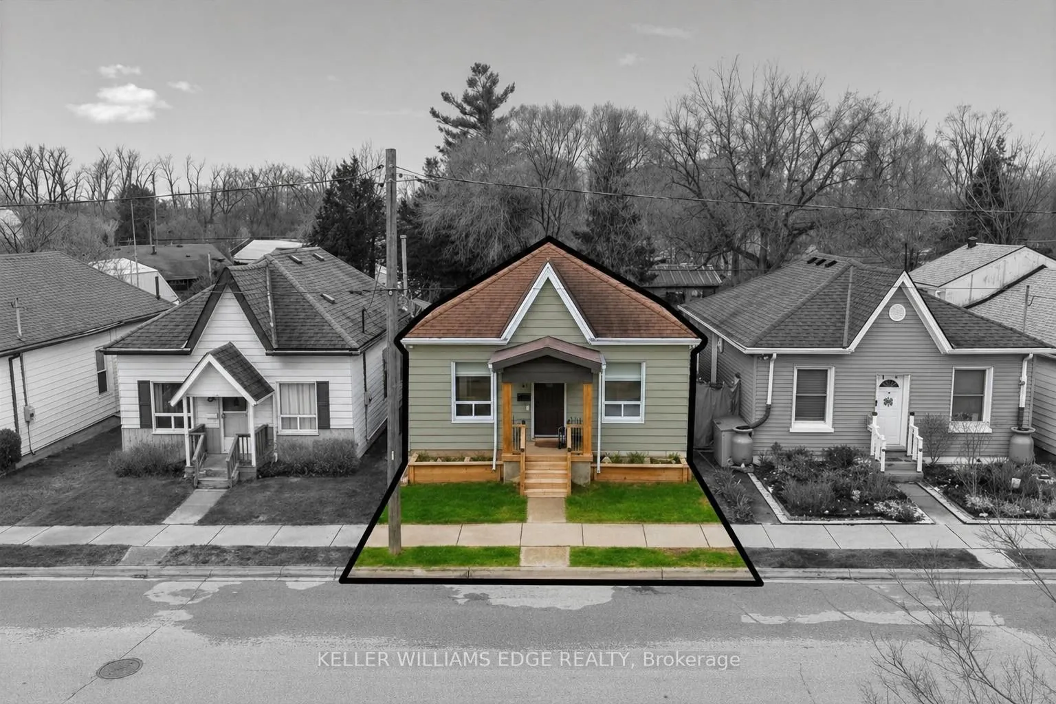 Photo 2 of 14 Holme Street, Brantford — HOMEH