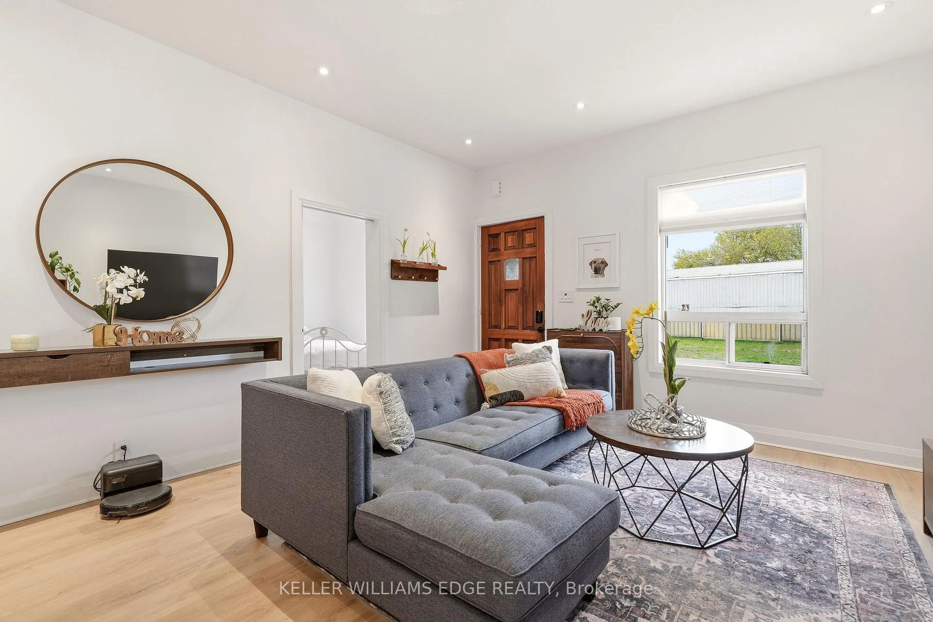 Photo 5 of 14 Holme Street, Brantford — HOMEH