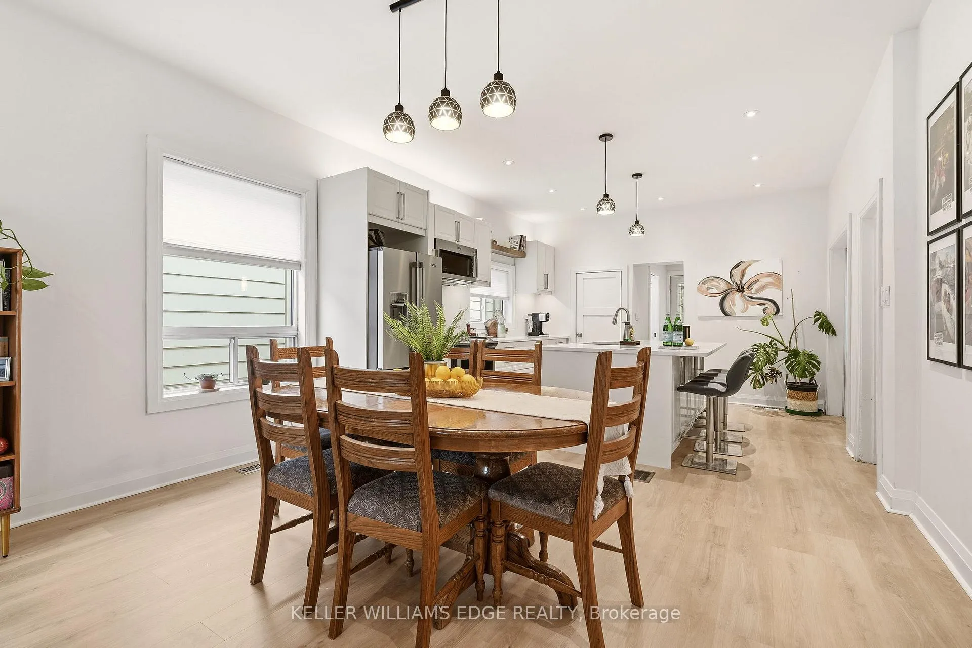 Photo 6 of 14 Holme Street, Brantford — HOMEH
