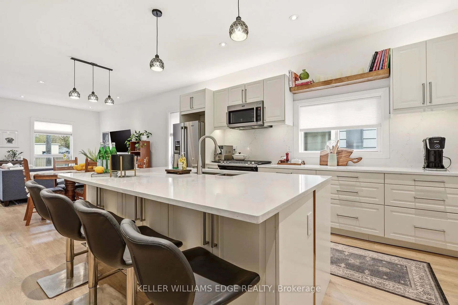 Photo 9 of 14 Holme Street, Brantford — HOMEH