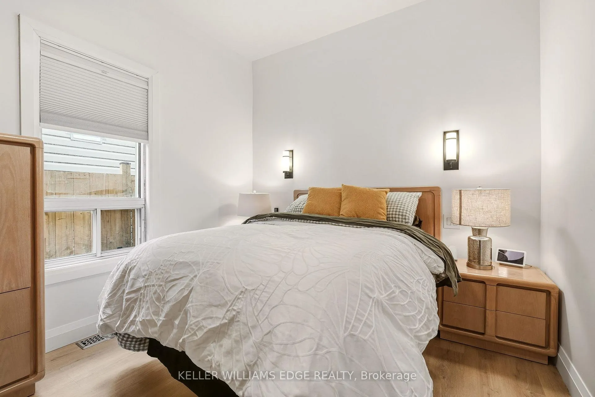 Photo 12 of 14 Holme Street, Brantford — HOMEH