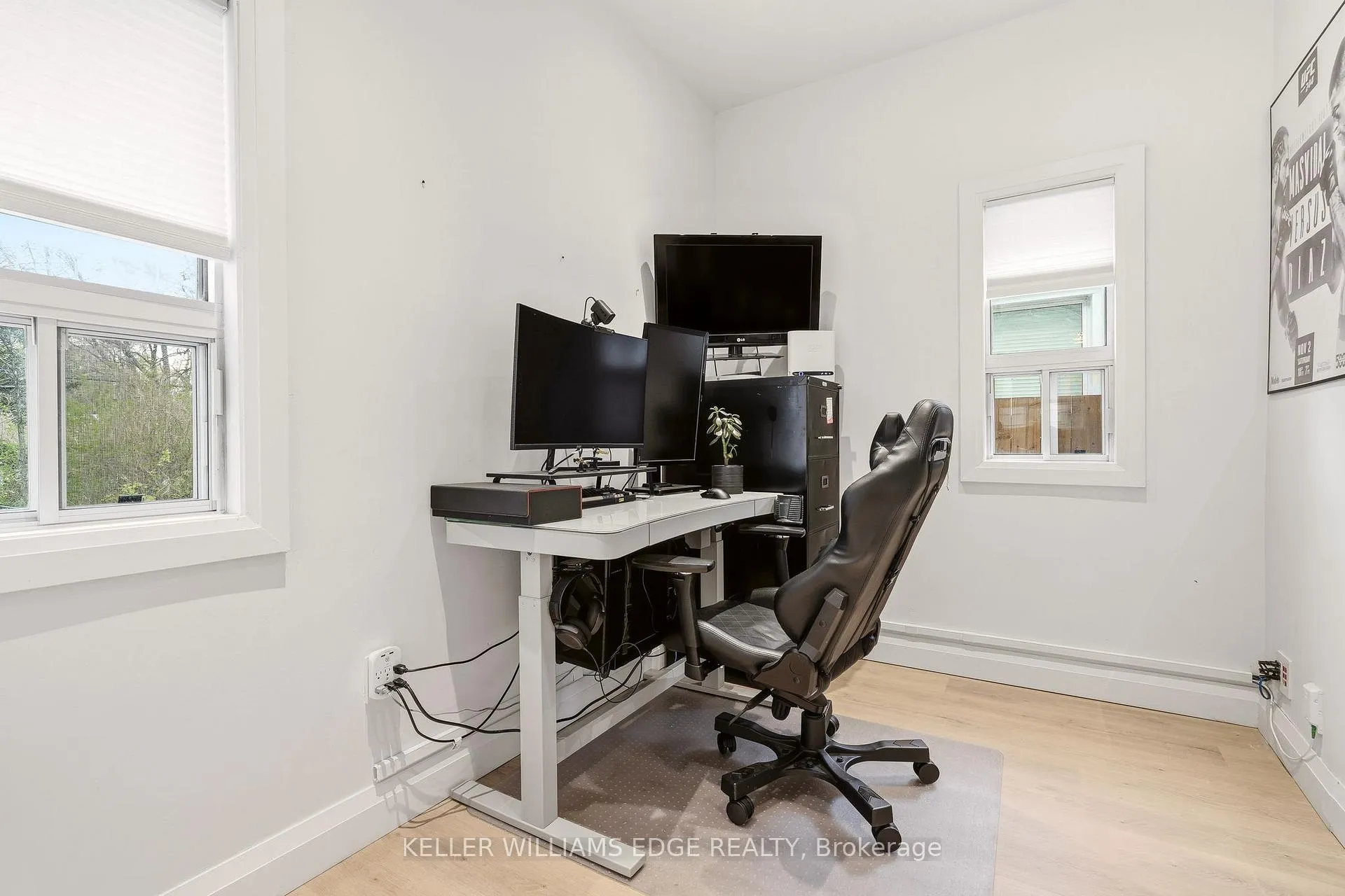 Photo 15 of 14 Holme Street, Brantford — HOMEH