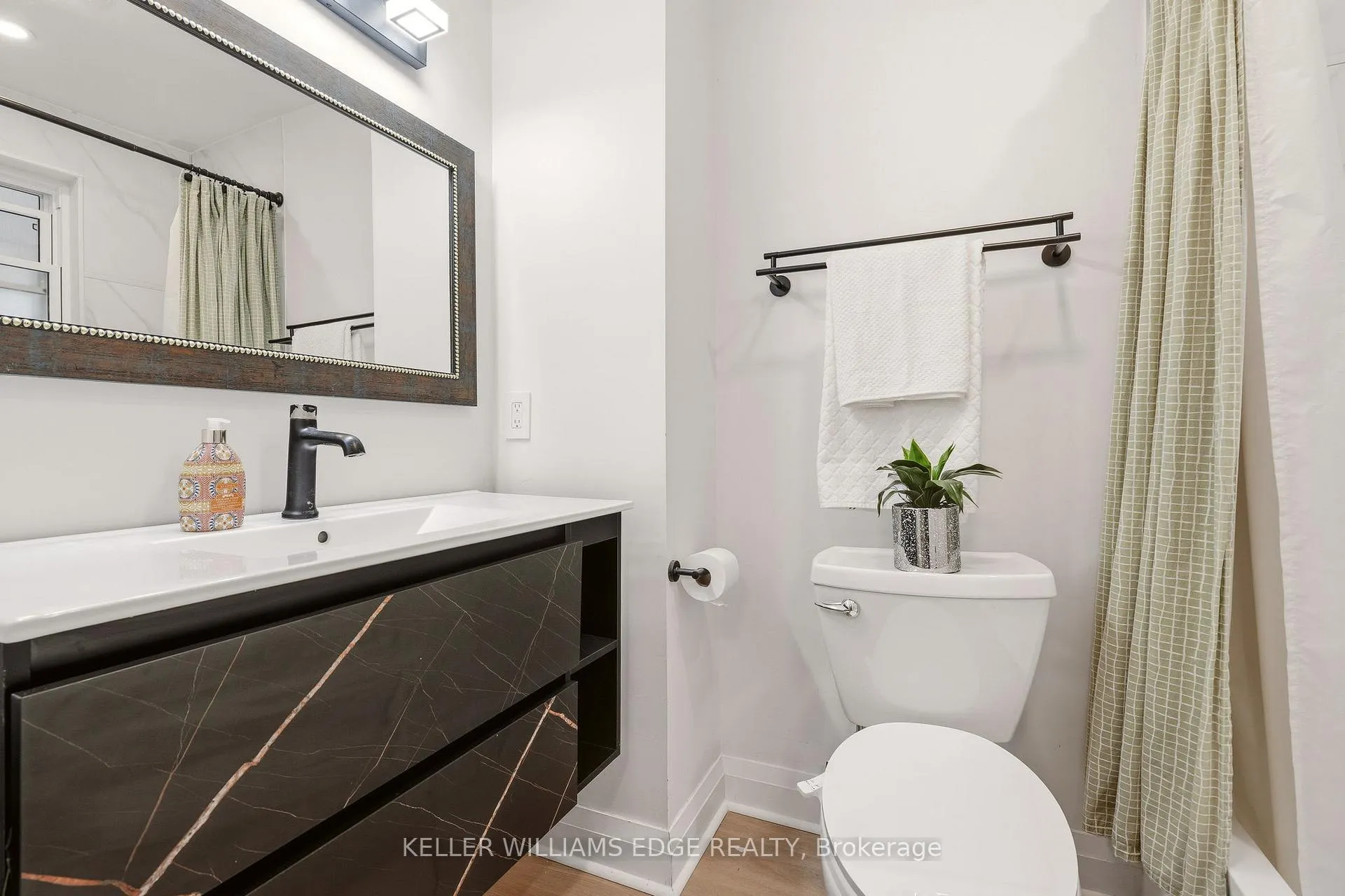Photo 16 of 14 Holme Street, Brantford — HOMEH