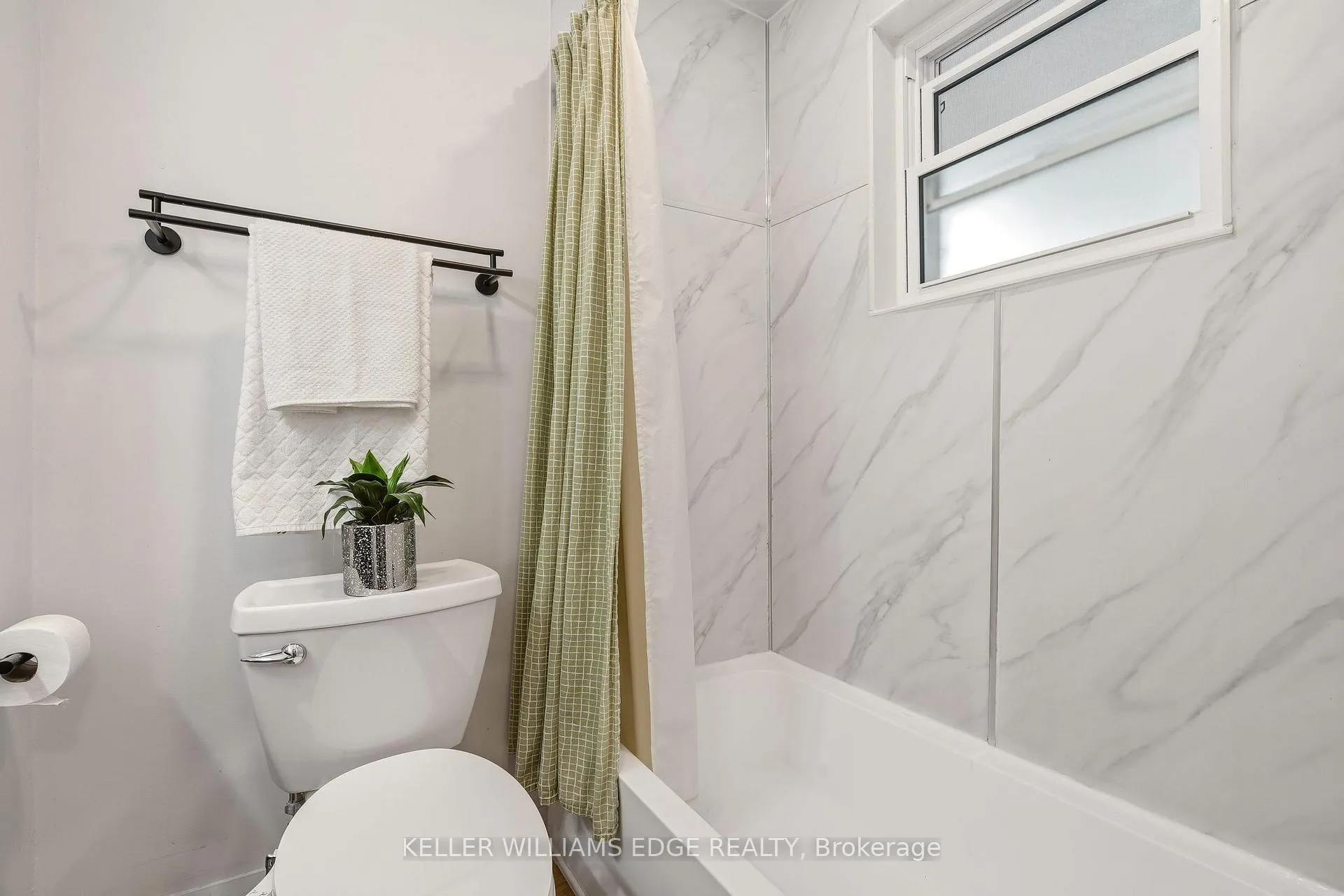Photo 17 of 14 Holme Street, Brantford — HOMEH