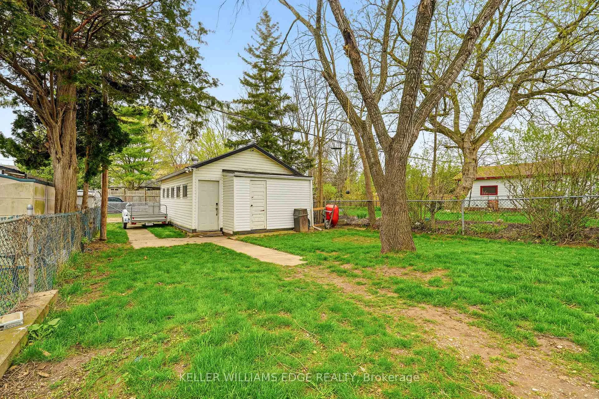 Photo 24 of 14 Holme Street, Brantford — HOMEH