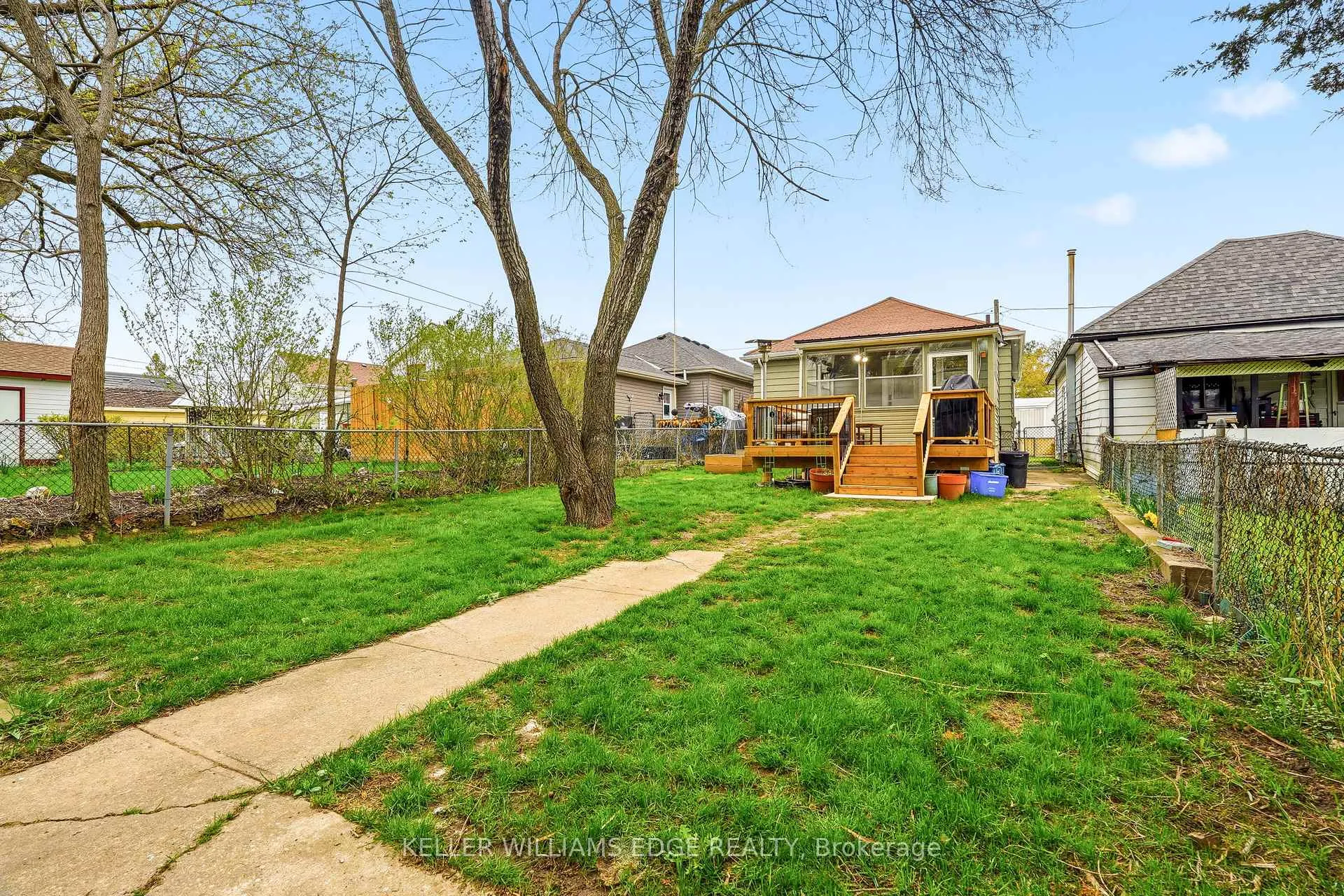 Photo 26 of 14 Holme Street, Brantford — HOMEH
