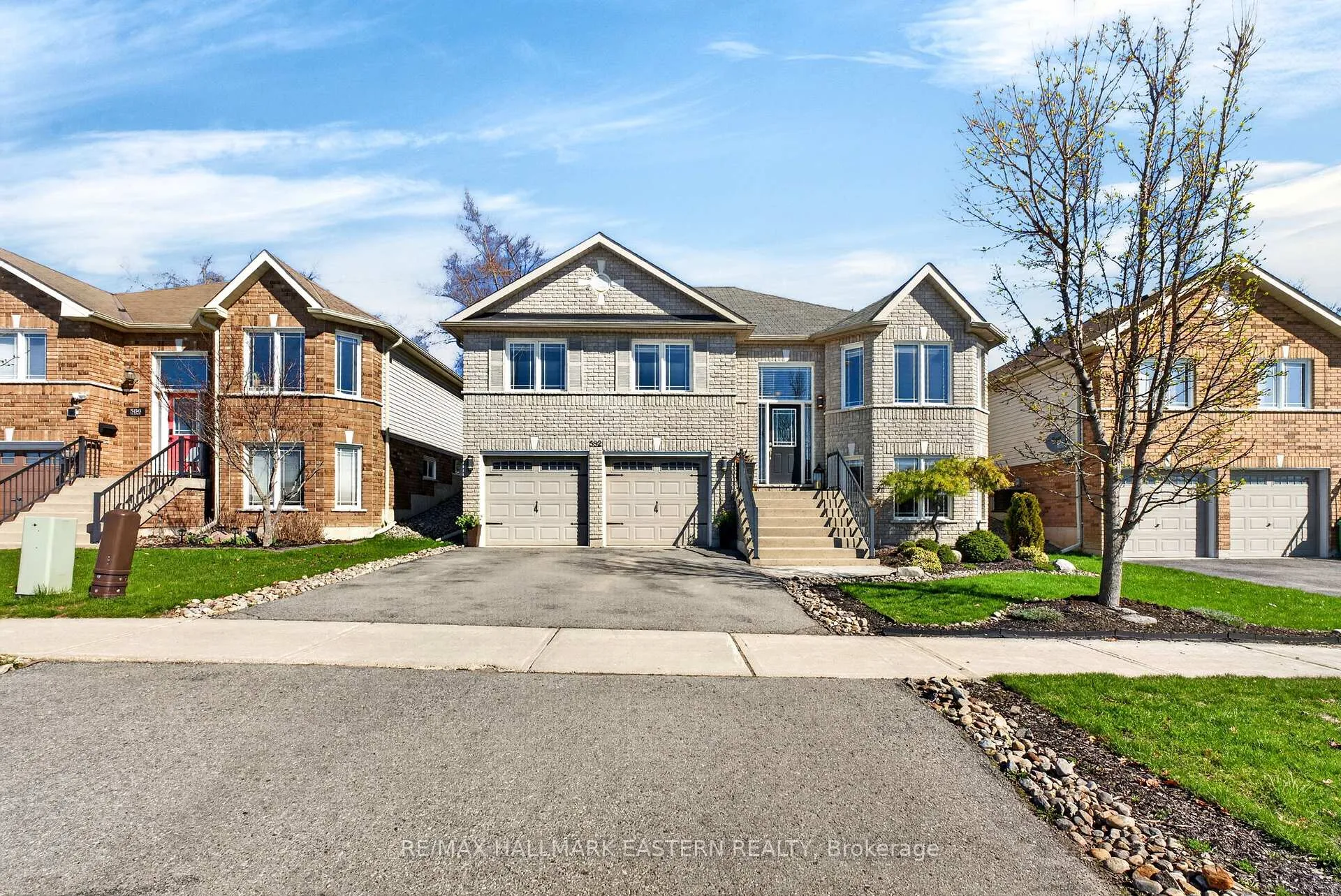 Photo 1 of 582 Clancy Crescent, Peterborough, Otonabee Ward 1 — HOMEH