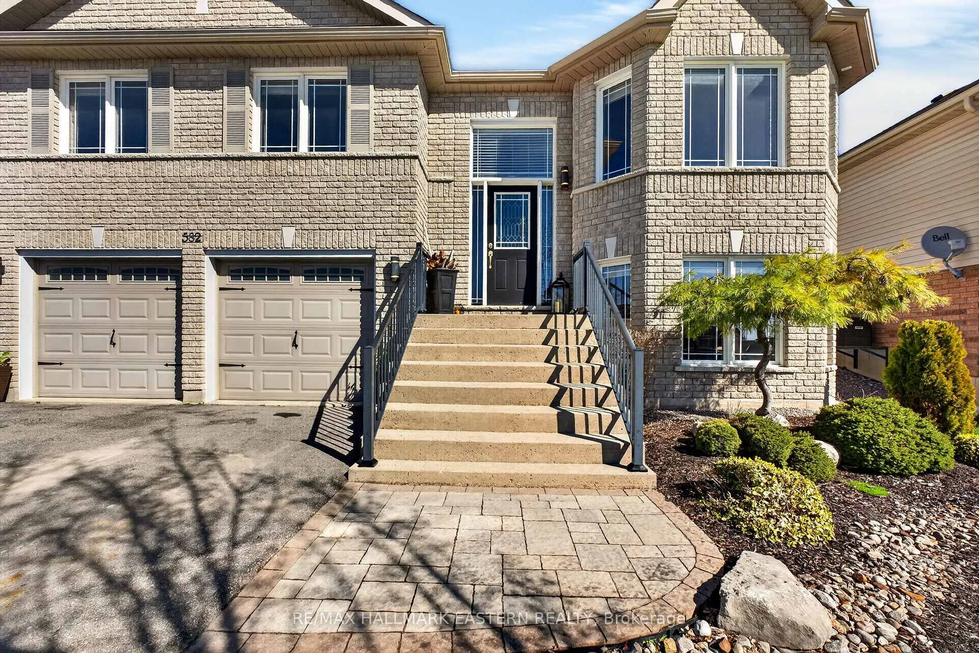 Photo 4 of 582 Clancy Crescent, Peterborough, Otonabee Ward 1 — HOMEH