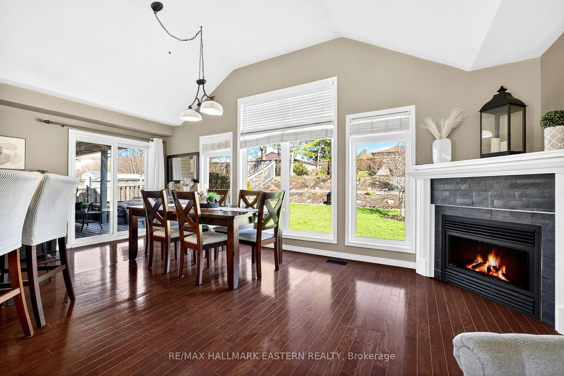 Photo 10 of 582 Clancy Crescent, Peterborough, Otonabee Ward 1 — HOMEH