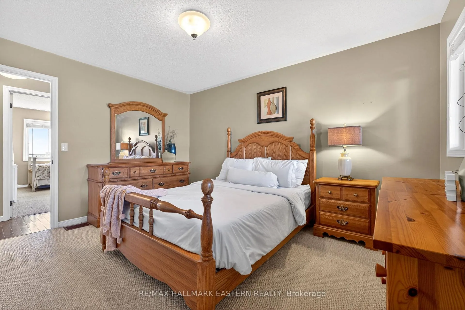 Photo 15 of 582 Clancy Crescent, Peterborough, Otonabee Ward 1 — HOMEH