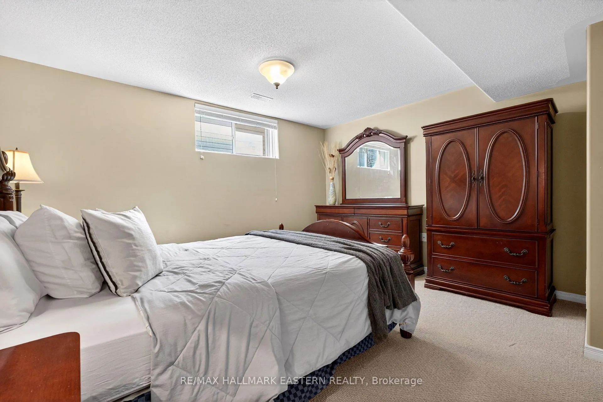 Photo 30 of 582 Clancy Crescent, Peterborough, Otonabee Ward 1 — HOMEH