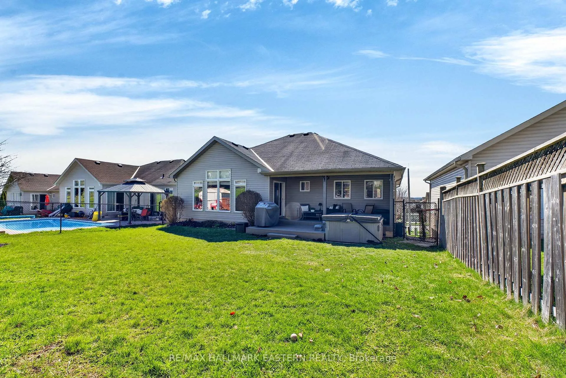 Photo 40 of 582 Clancy Crescent, Peterborough, Otonabee Ward 1 — HOMEH