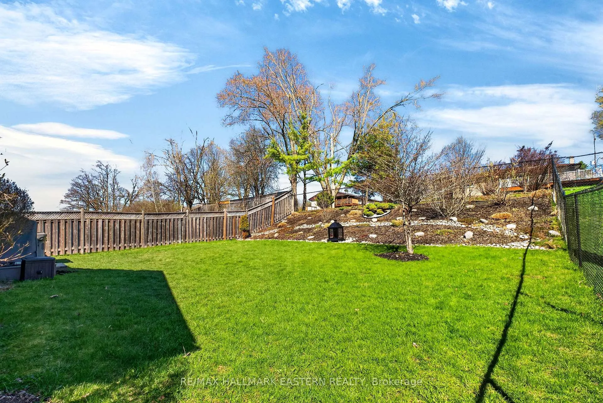 Photo 42 of 582 Clancy Crescent, Peterborough, Otonabee Ward 1 — HOMEH