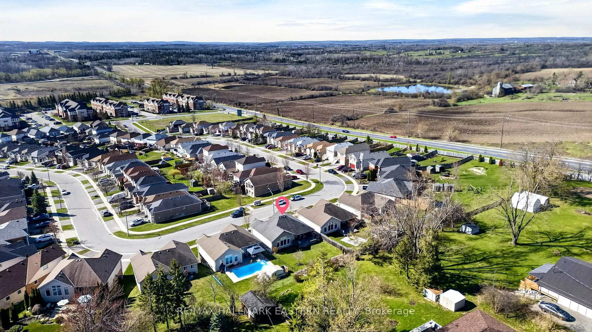 Photo 45 of 582 Clancy Crescent, Peterborough, Otonabee Ward 1 — HOMEH