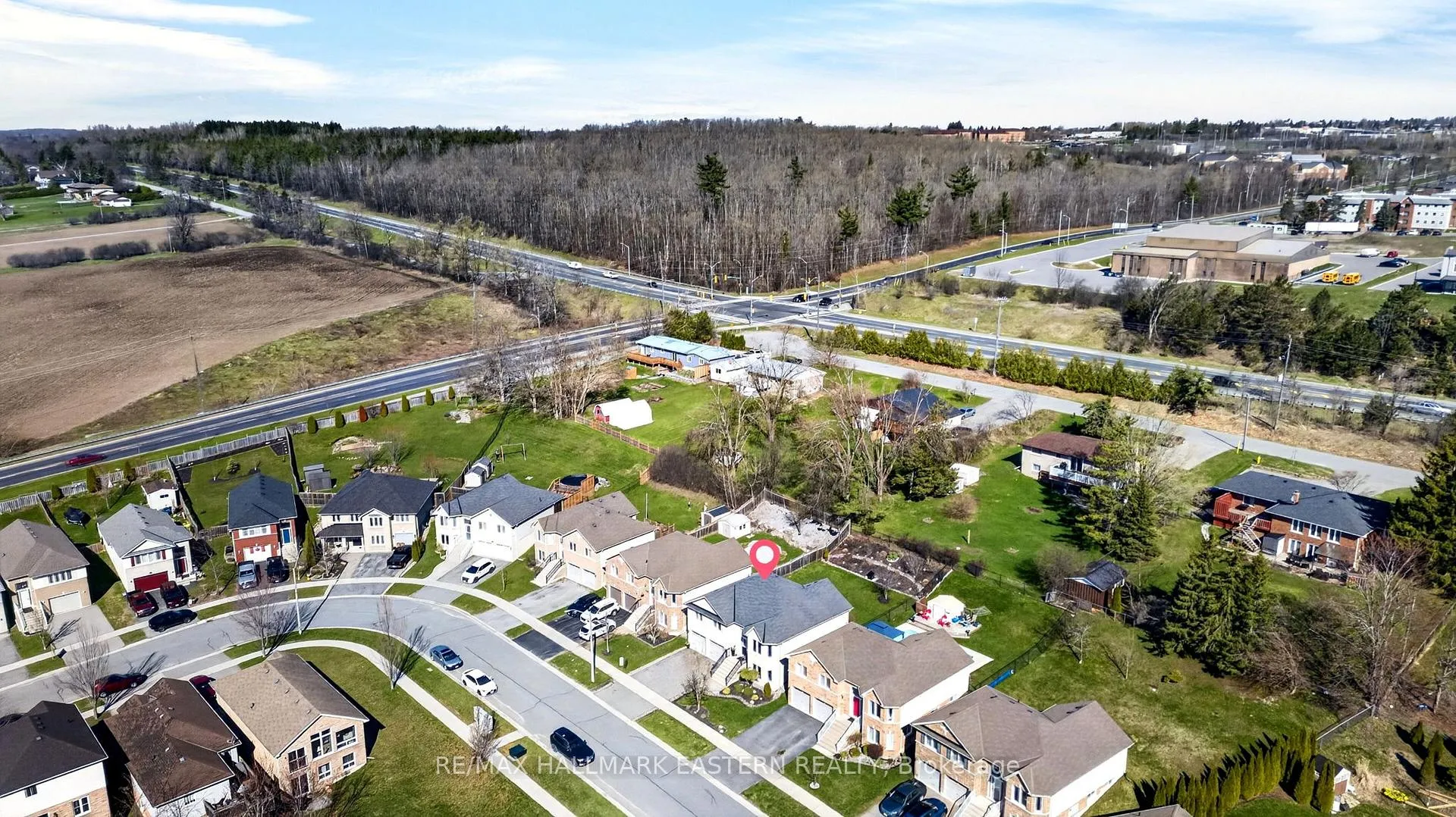 Photo 46 of 582 Clancy Crescent, Peterborough, Otonabee Ward 1 — HOMEH