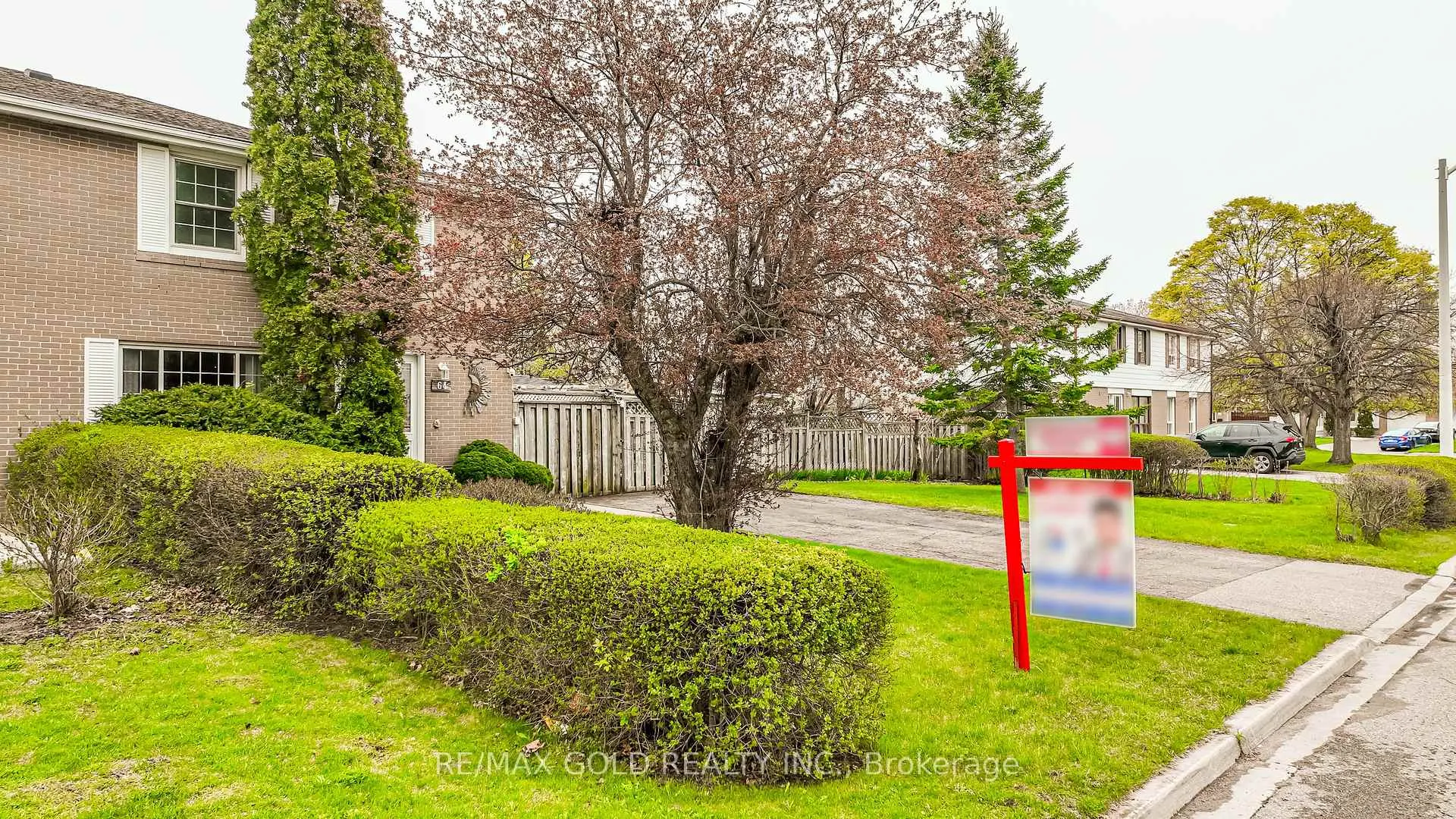 Photo 3 of 64 Dalraith Crescent, Brampton, Southgate — HOMEH