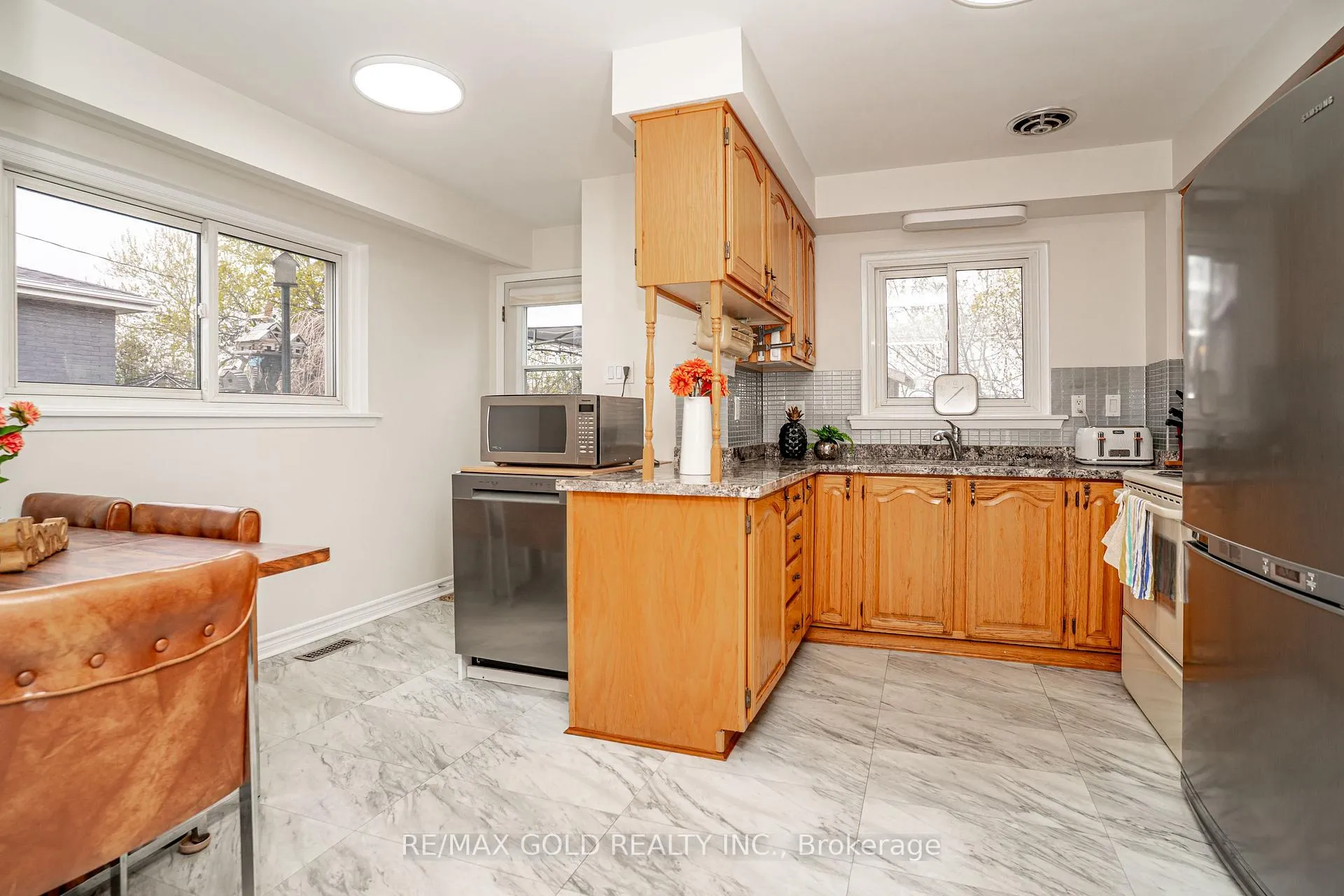 Photo 13 of 64 Dalraith Crescent, Brampton, Southgate — HOMEH