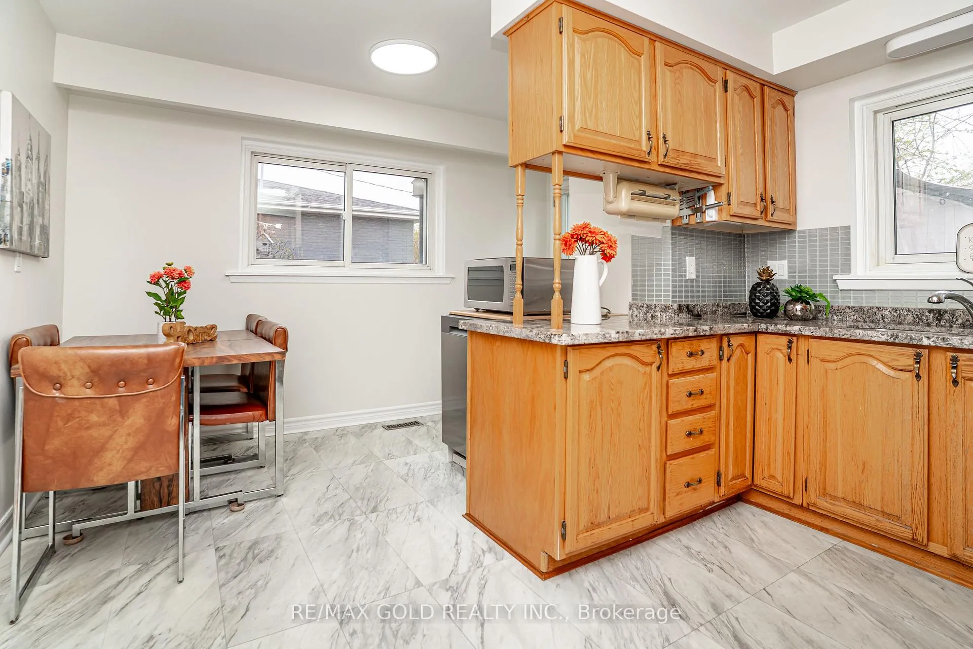 Photo 14 of 64 Dalraith Crescent, Brampton, Southgate — HOMEH