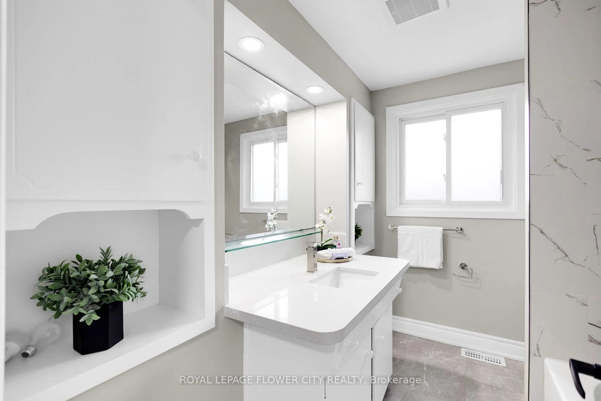 Photo 32 of 470 Franklin Street N, Kitchener — HOMEH