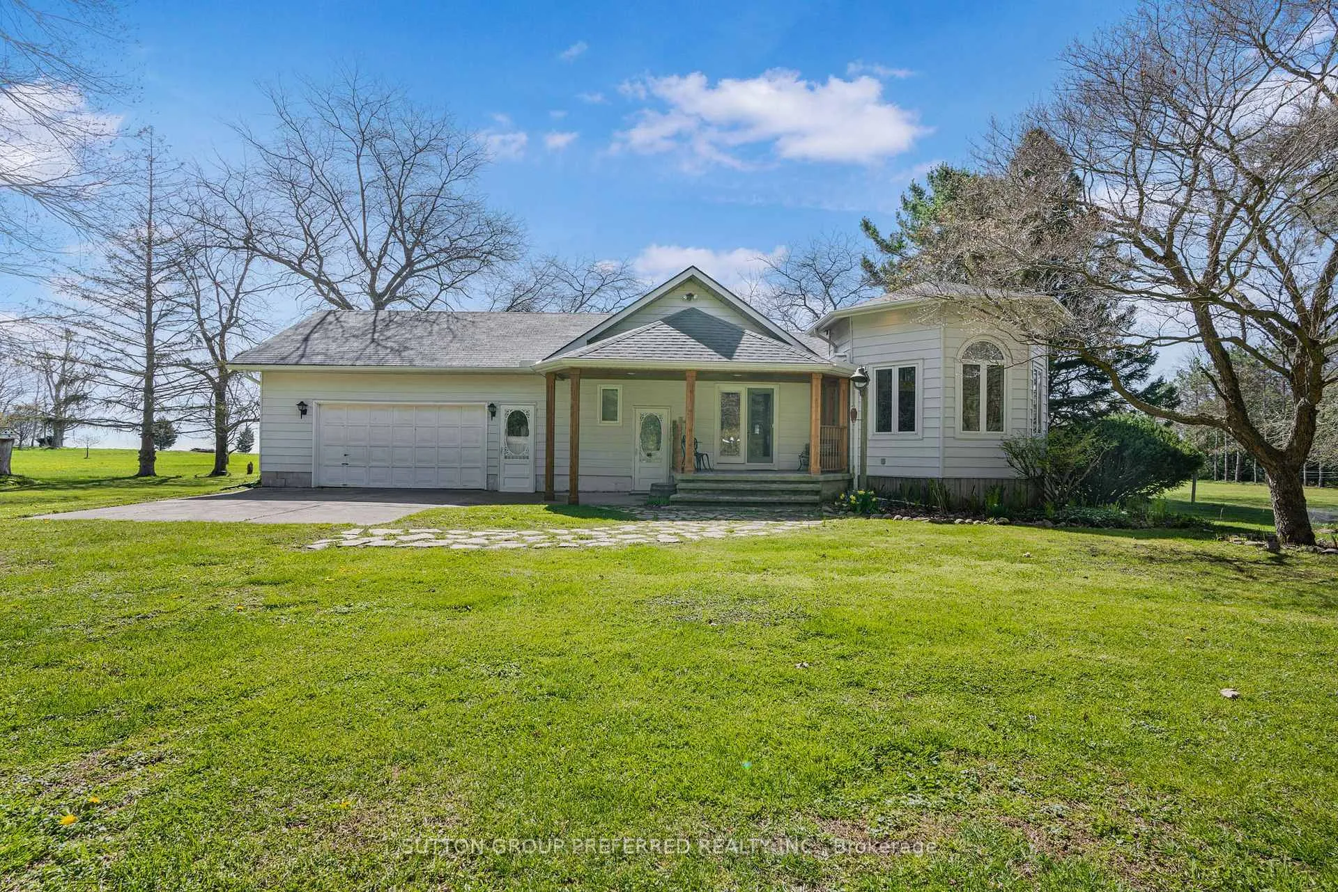 Photo of 18725 Desmond Road