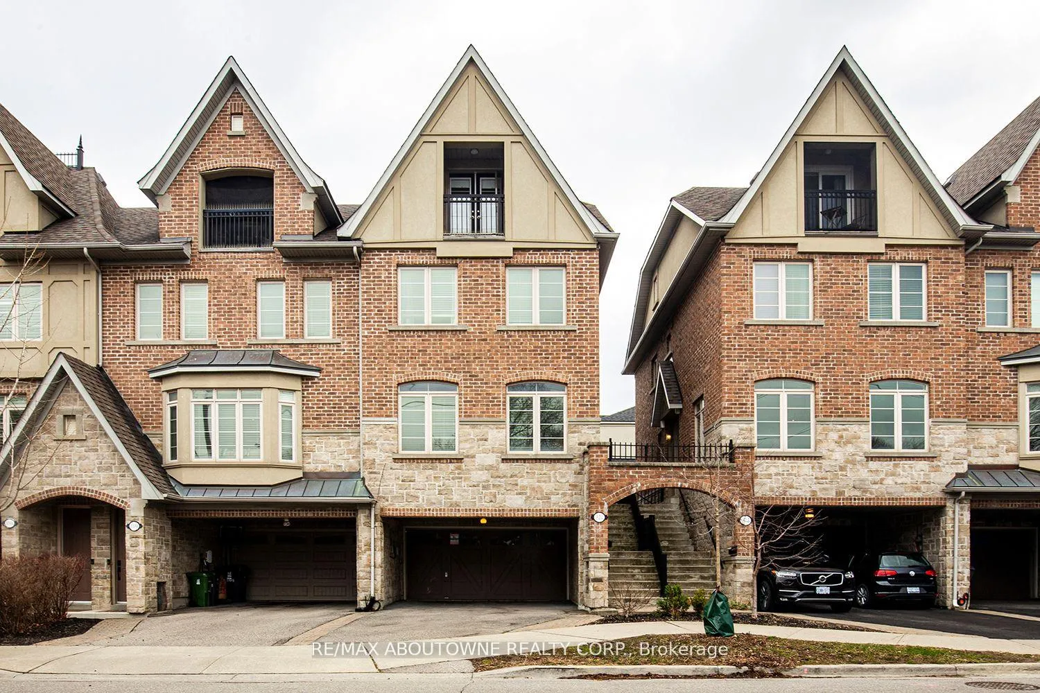 Photo 1 of 321 Dalesford Road, Etobicoke, Stonegate-Queensway — HOMEH