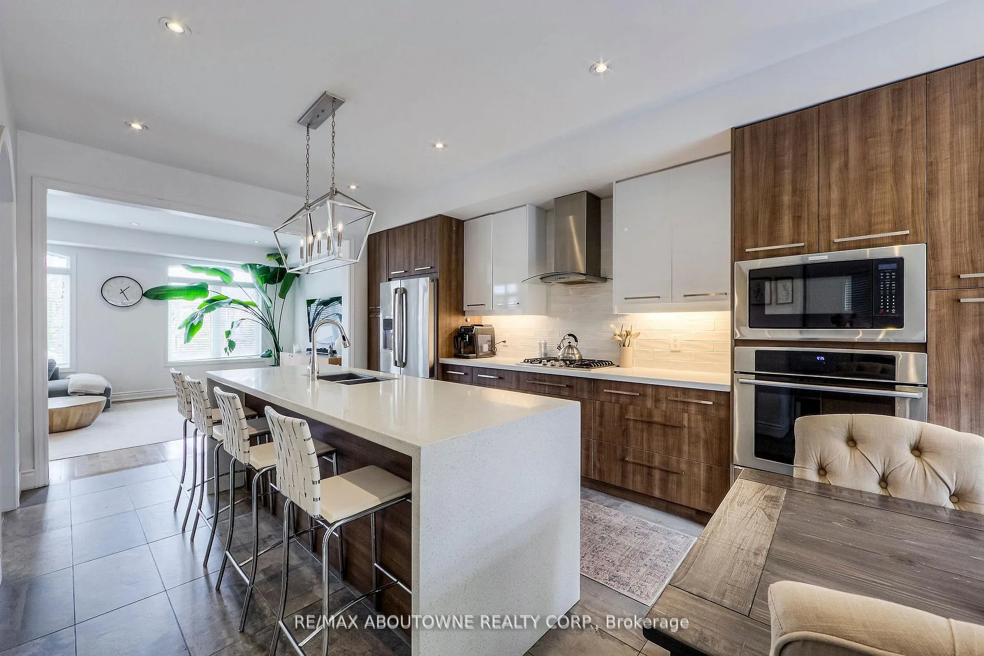 Photo 13 of 321 Dalesford Road, Etobicoke, Stonegate-Queensway — HOMEH