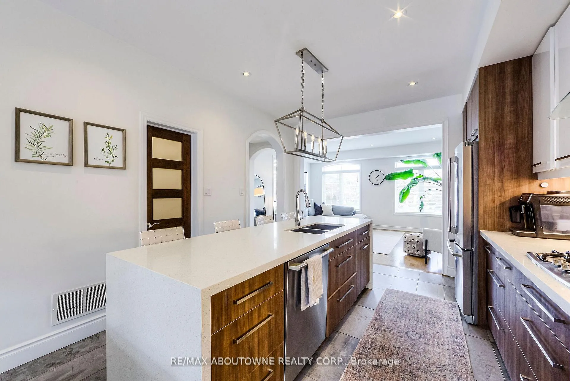 Photo 16 of 321 Dalesford Road, Etobicoke, Stonegate-Queensway — HOMEH
