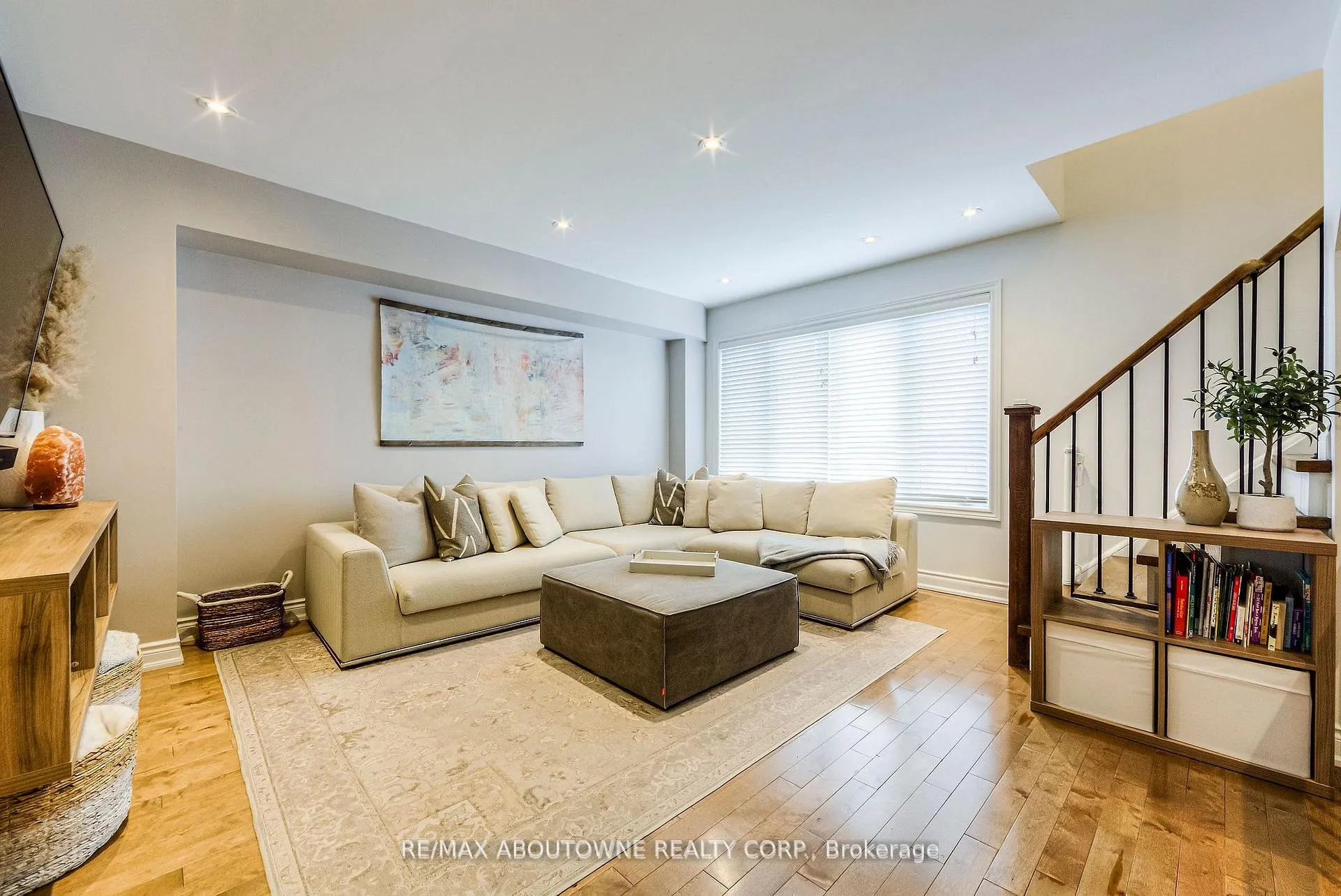 Photo 22 of 321 Dalesford Road, Etobicoke, Stonegate-Queensway — HOMEH