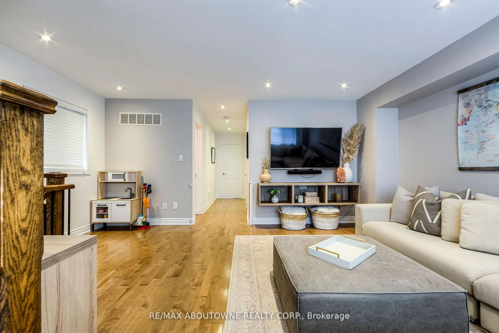 Photo 24 of 321 Dalesford Road, Etobicoke, Stonegate-Queensway — HOMEH