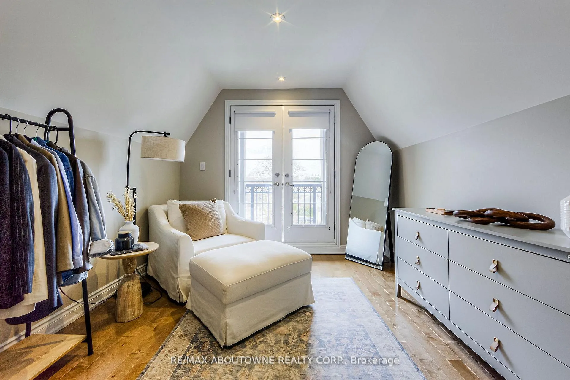 Photo 35 of 321 Dalesford Road, Etobicoke, Stonegate-Queensway — HOMEH