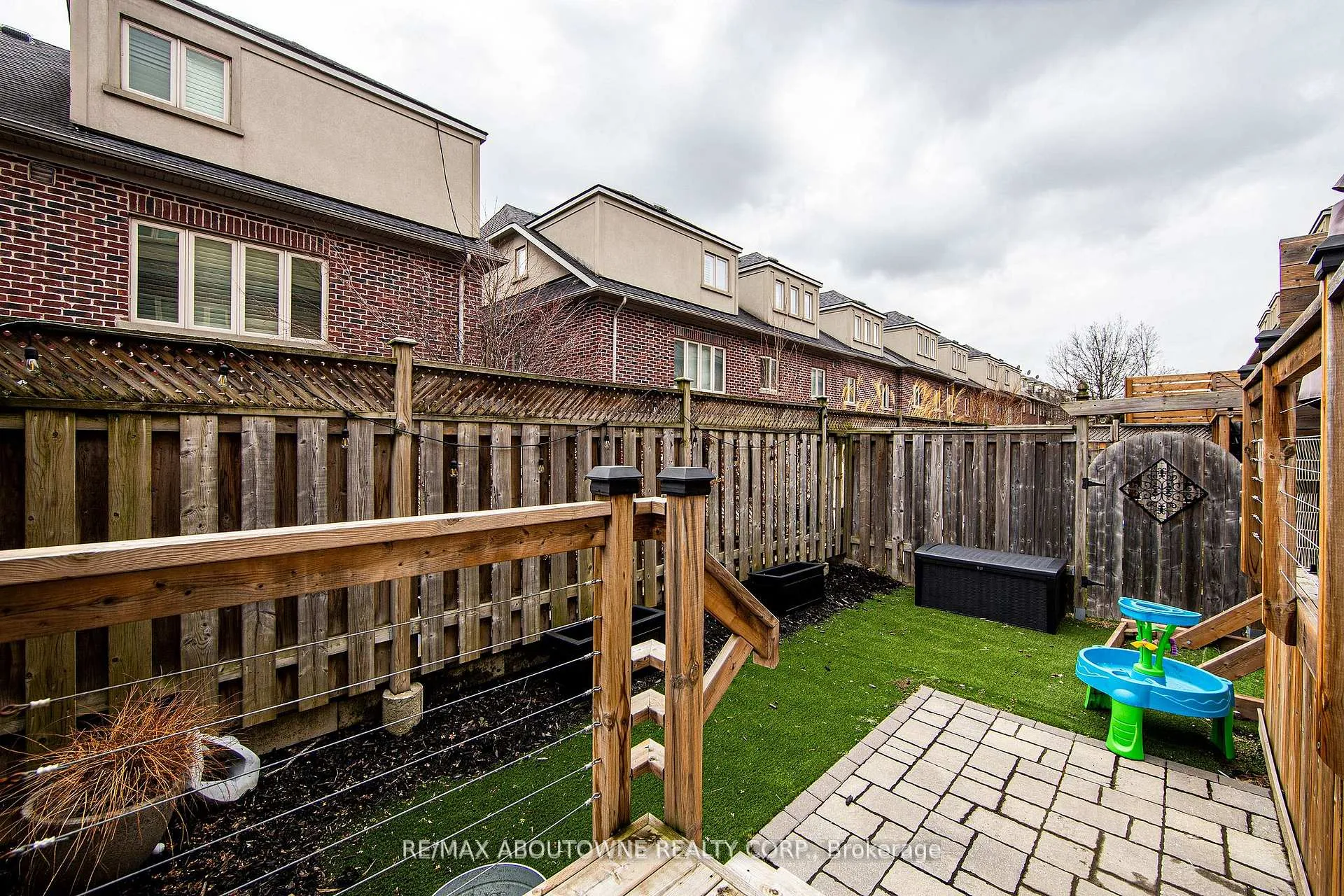 Photo 38 of 321 Dalesford Road, Etobicoke, Stonegate-Queensway — HOMEH