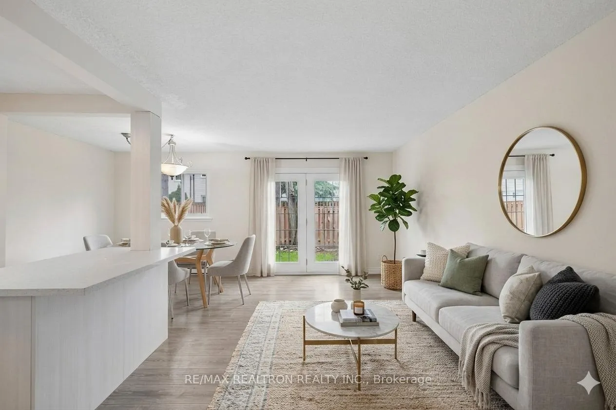 Photo 6 of 22 Porterfield Crescent, Markham, Aileen-Willowbrook — HOMEH