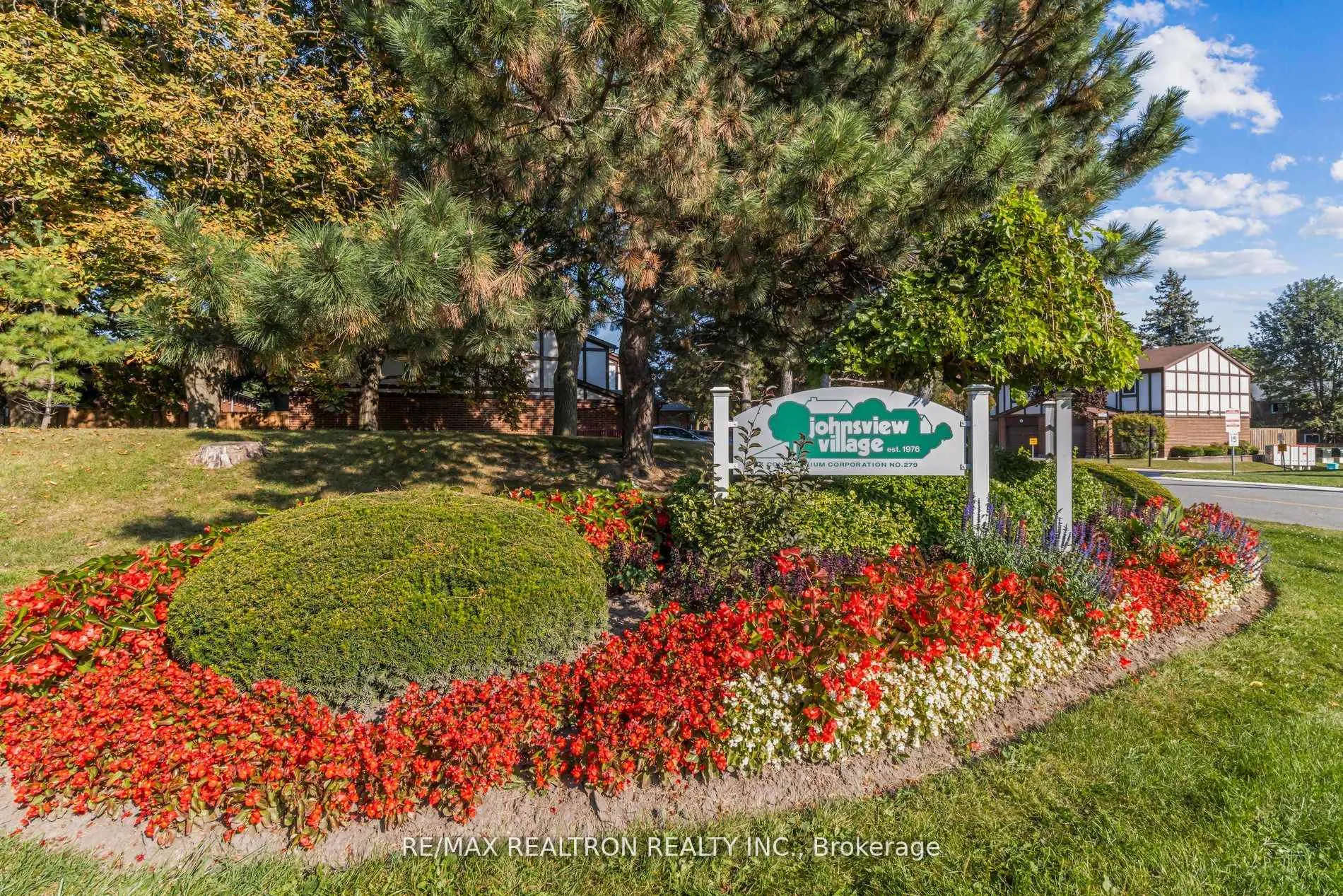 Photo 23 of 22 Porterfield Crescent, Markham, Aileen-Willowbrook — HOMEH