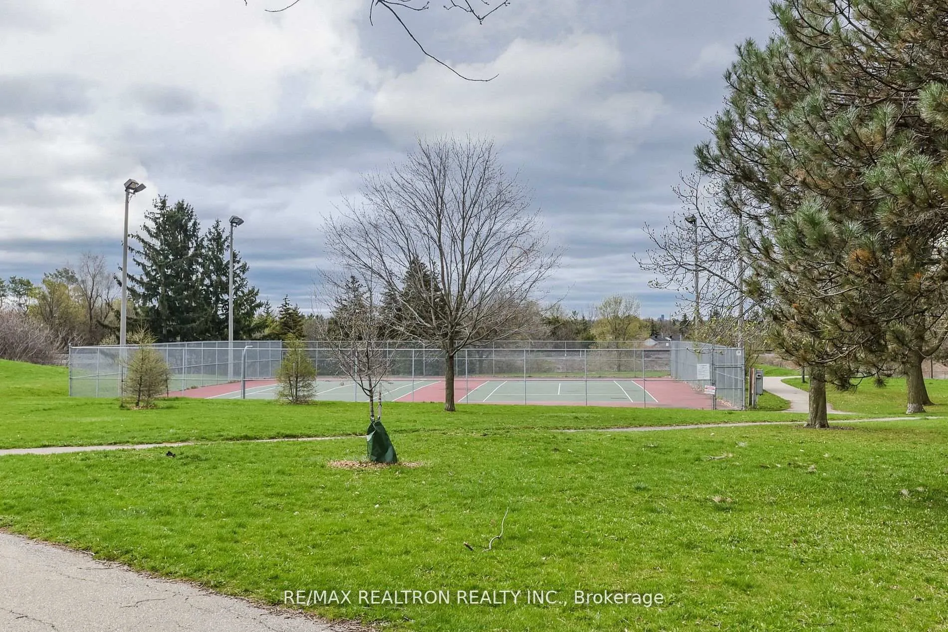 Photo 27 of 22 Porterfield Crescent, Markham, Aileen-Willowbrook — HOMEH