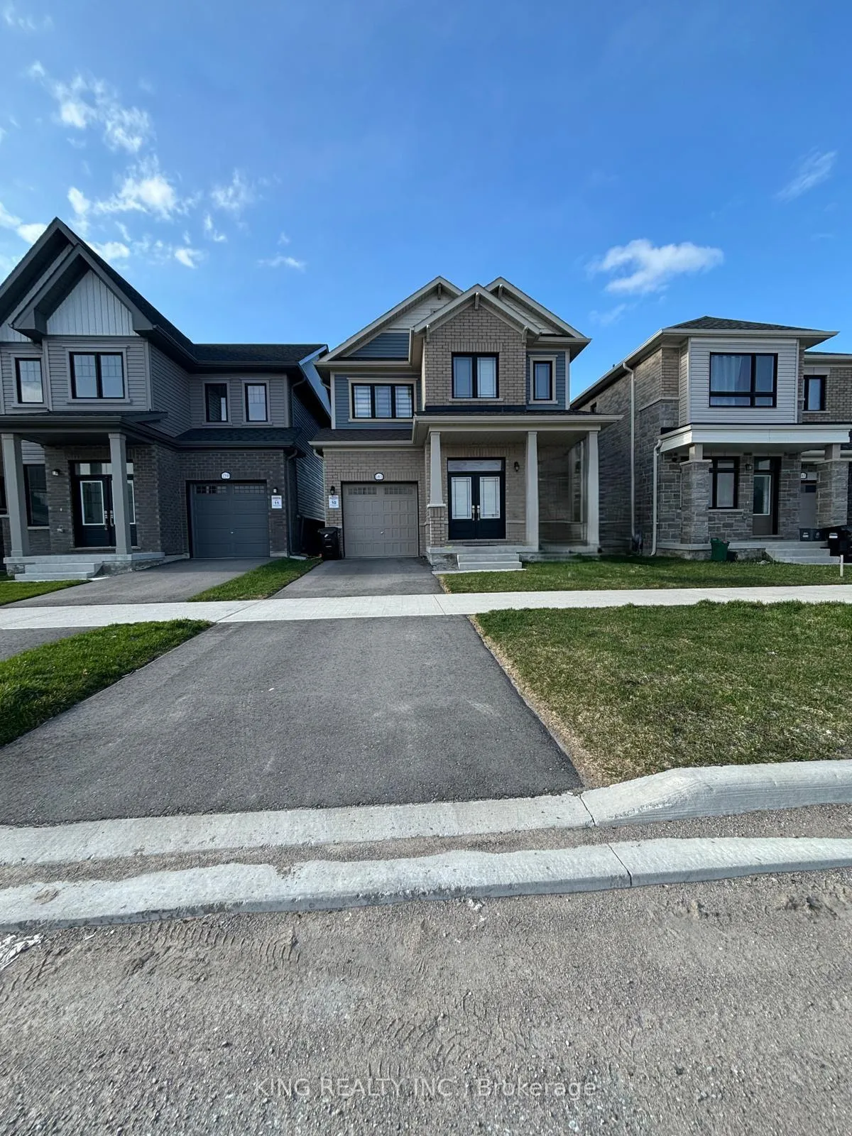 Photo 1 of 161 Fenchurch Manor, Barrie, Rural Barrie Southeast — HOMEH