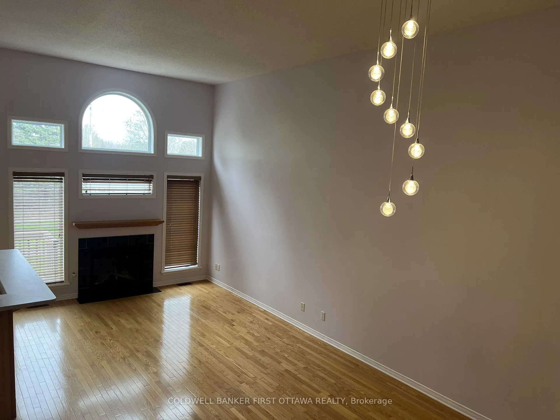 Photo 7 of 155 Gladeview Private, Ottawa, Upper Hunt Club — HOMEH