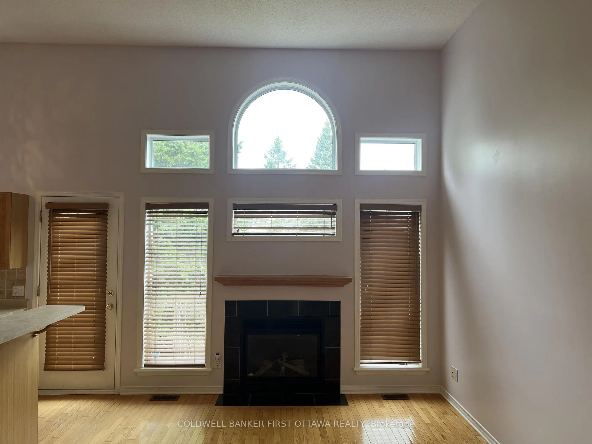 Photo 8 of 155 Gladeview Private, Ottawa, Upper Hunt Club — HOMEH