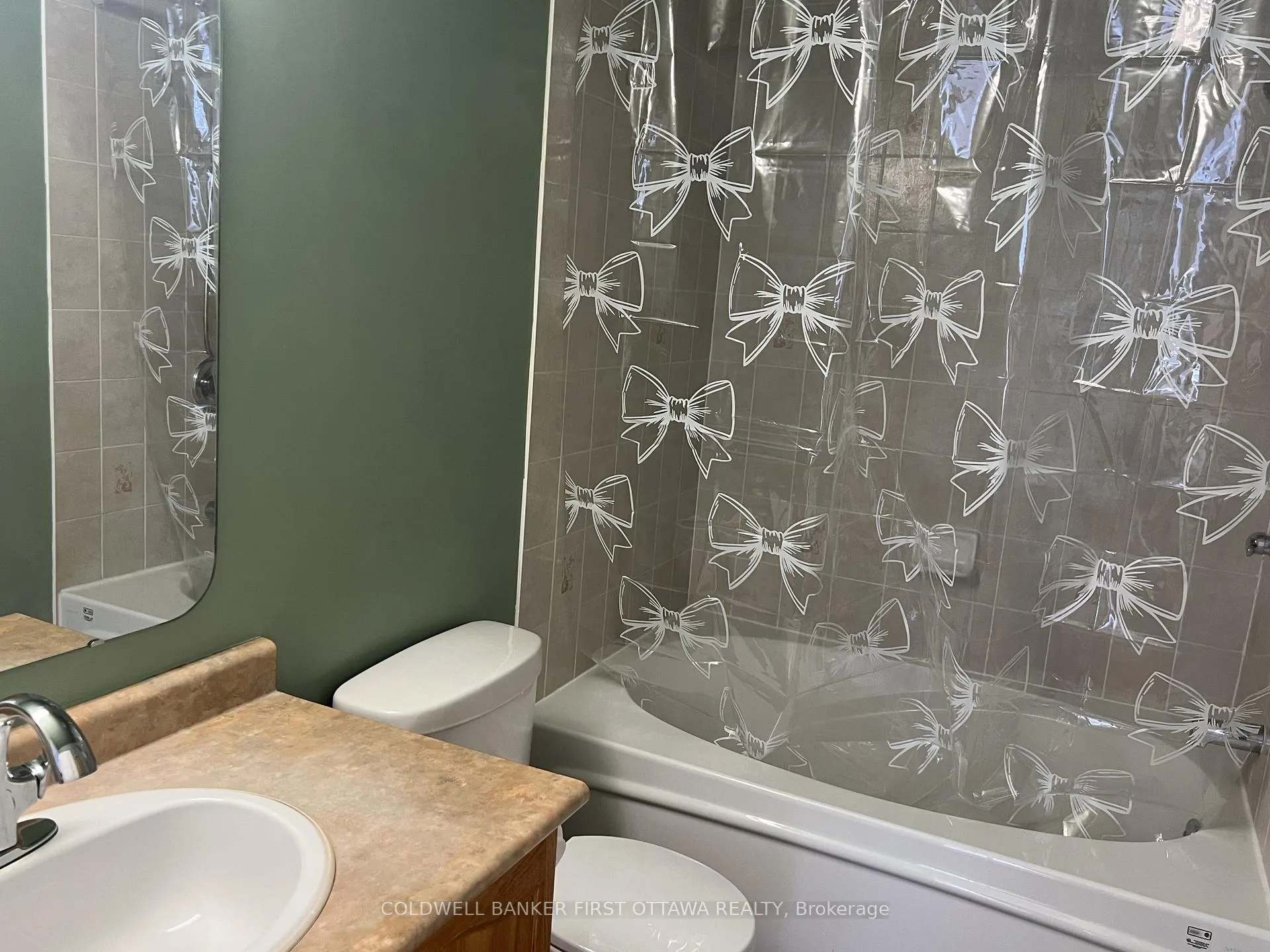 Photo 16 of 155 Gladeview Private, Ottawa, Upper Hunt Club — HOMEH