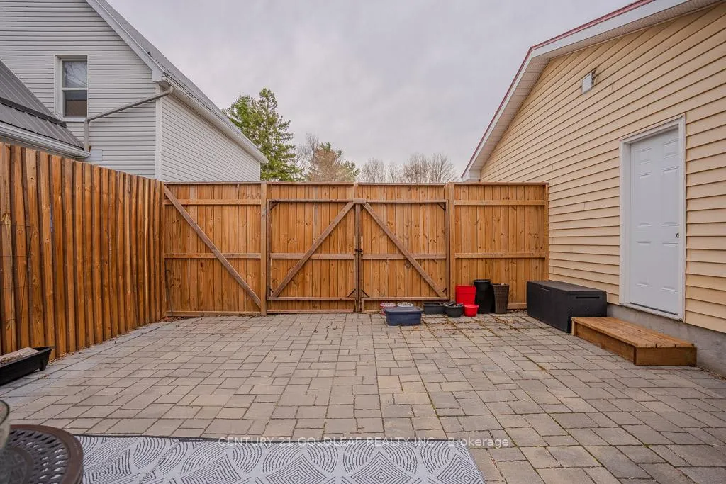 Photo 35 of 75 Craig Street, Arnprior — HOMEH
