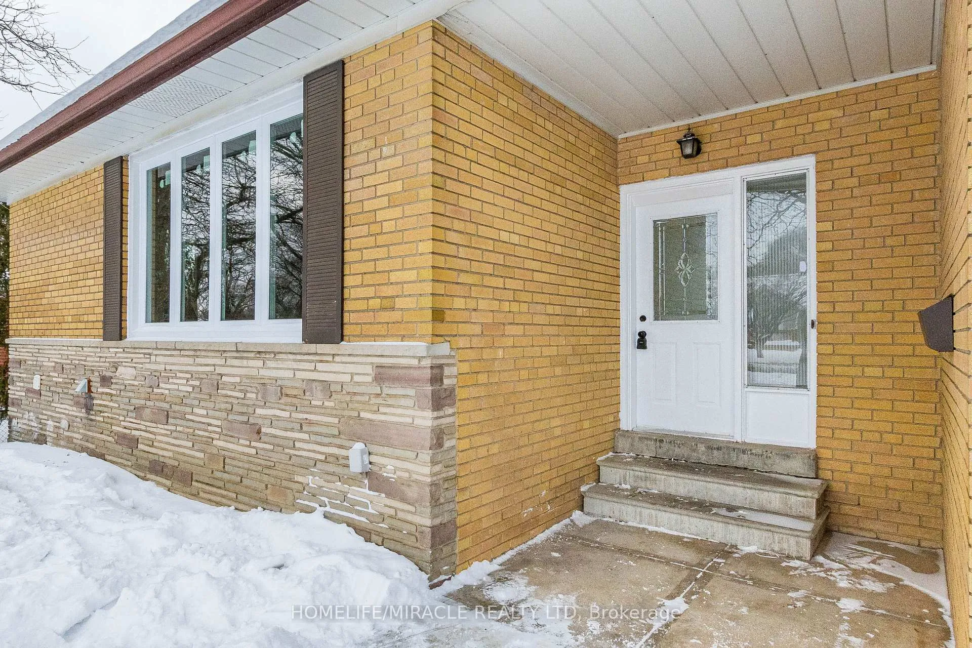 Photo 2 of 36 Mclaughlin Road N, Brampton, Northwood Park — HOMEH