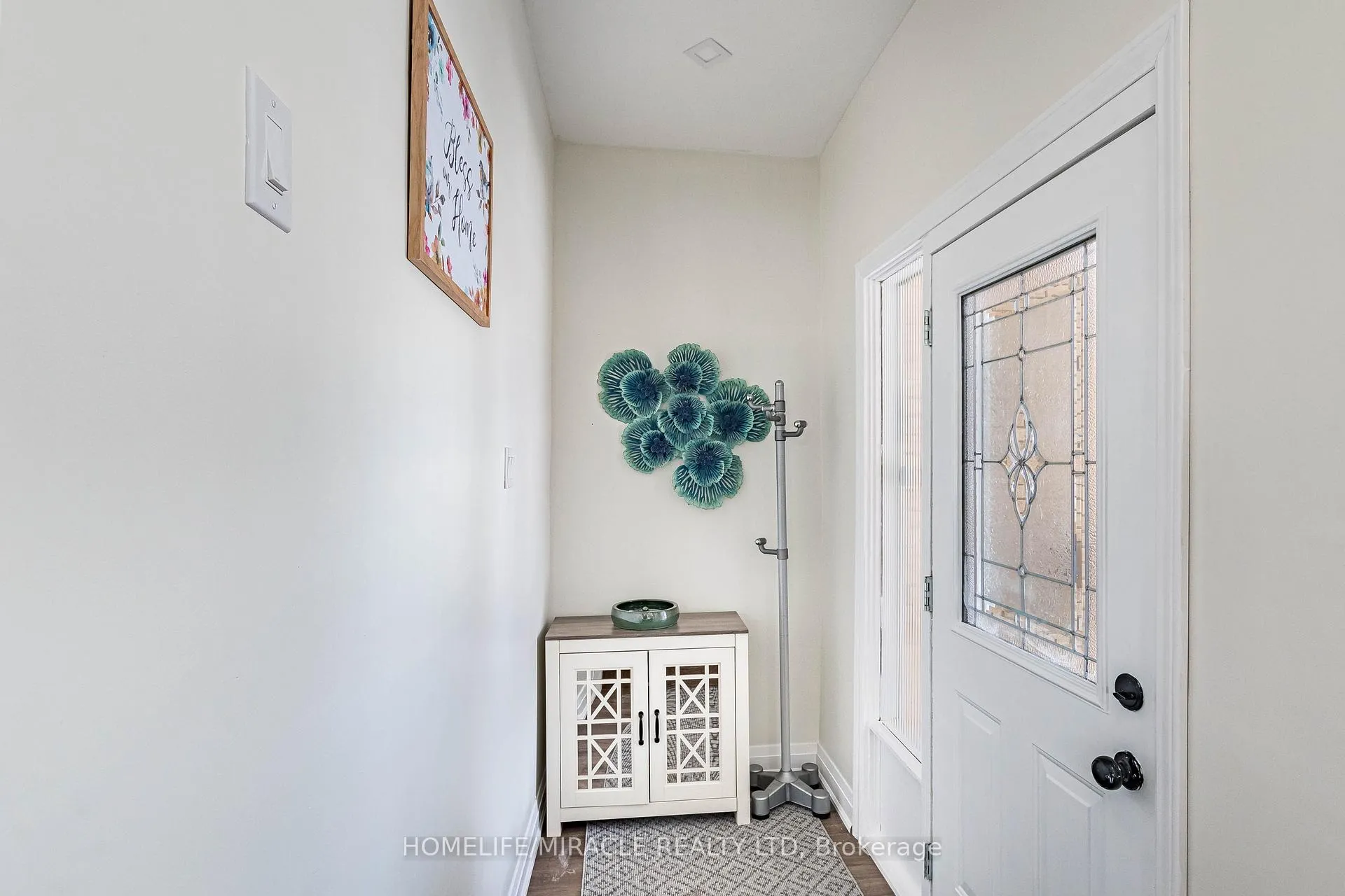 Photo 5 of 36 Mclaughlin Road N, Brampton, Northwood Park — HOMEH