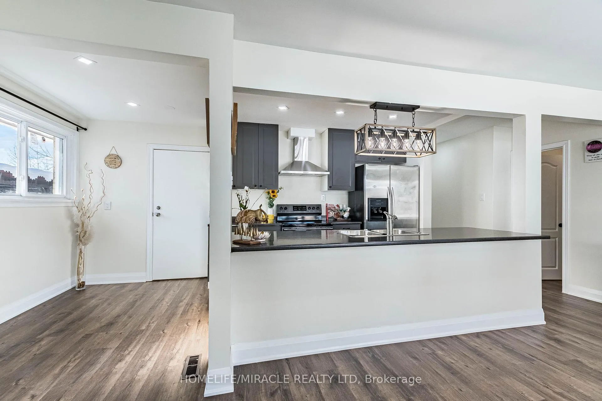 Photo 14 of 36 Mclaughlin Road N, Brampton, Northwood Park — HOMEH