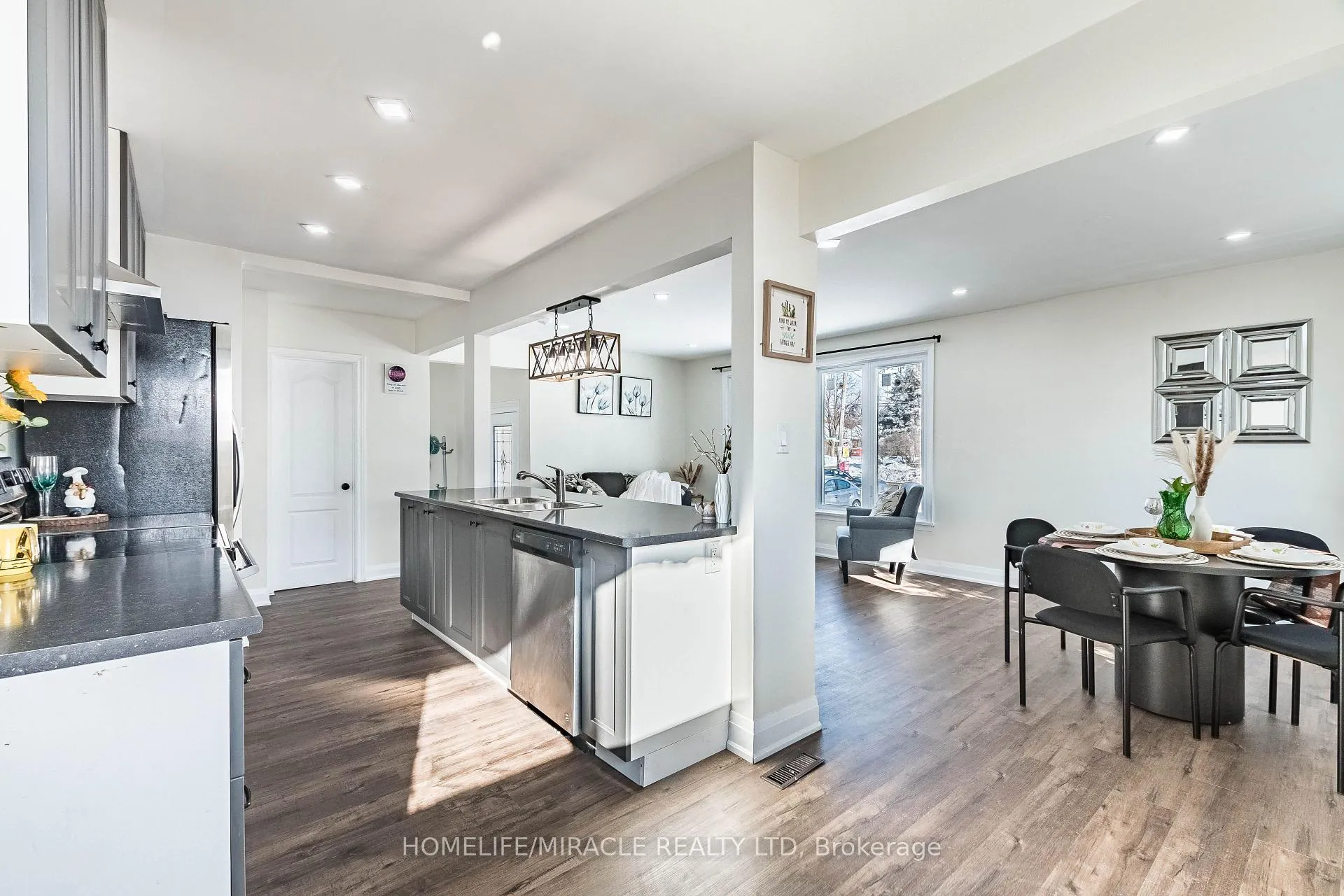 Photo 16 of 36 Mclaughlin Road N, Brampton, Northwood Park — HOMEH