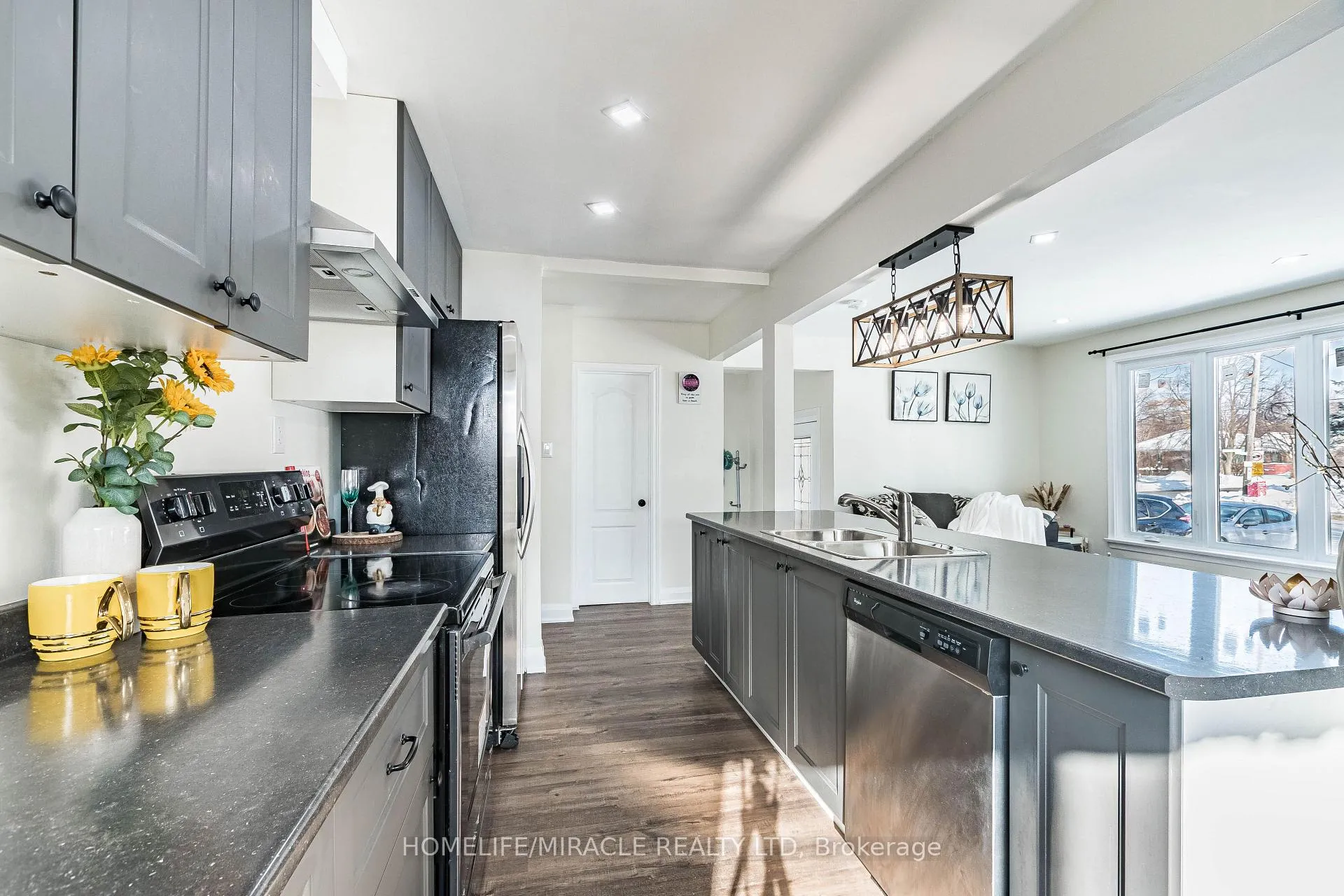 Photo 17 of 36 Mclaughlin Road N, Brampton, Northwood Park — HOMEH