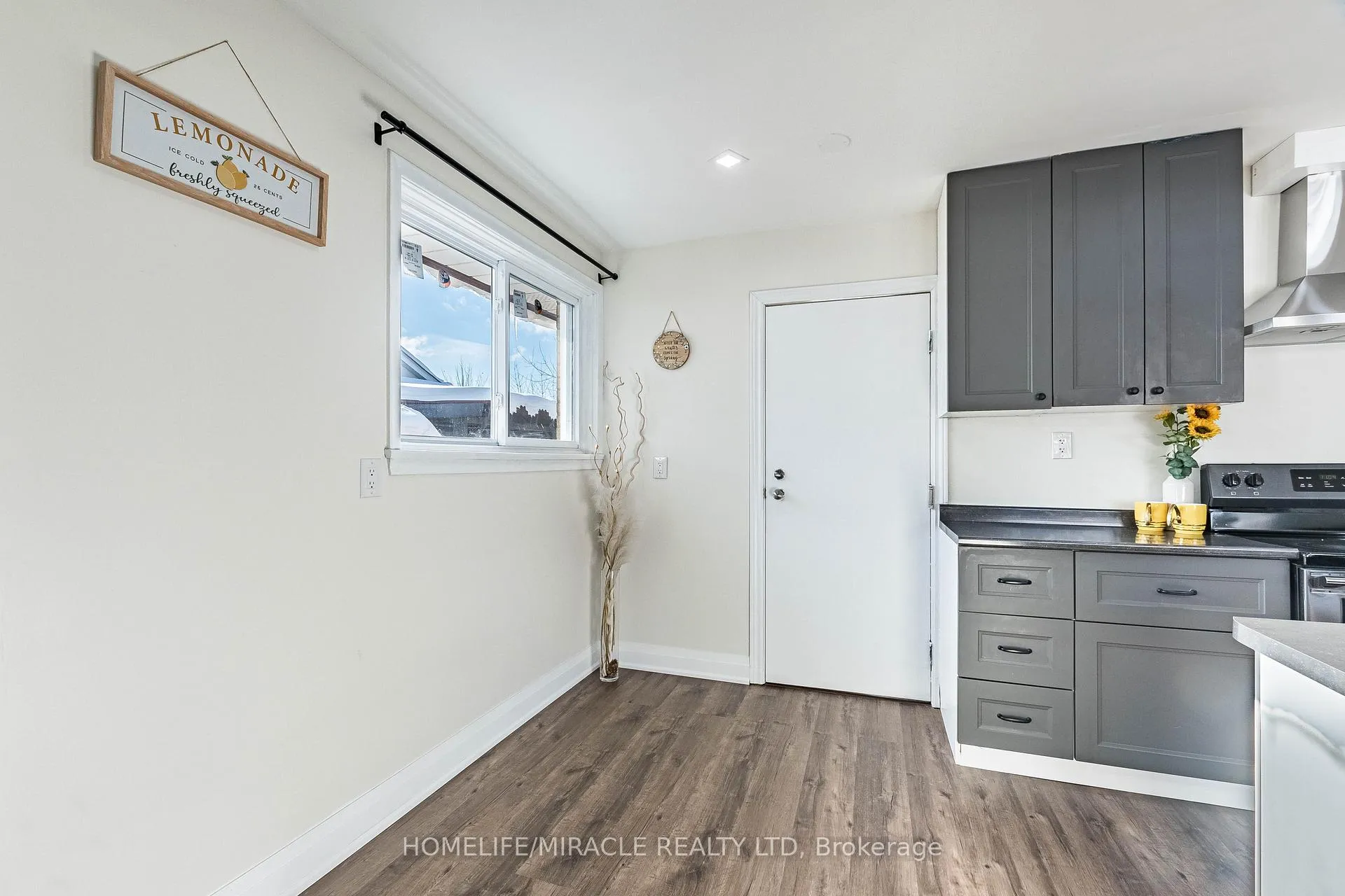 Photo 20 of 36 Mclaughlin Road N, Brampton, Northwood Park — HOMEH
