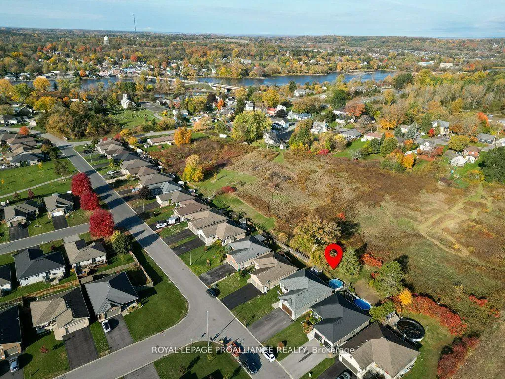 Photo 3 of 50 Stonegate Crescent, Quinte West, Frankford Ward — HOMEH
