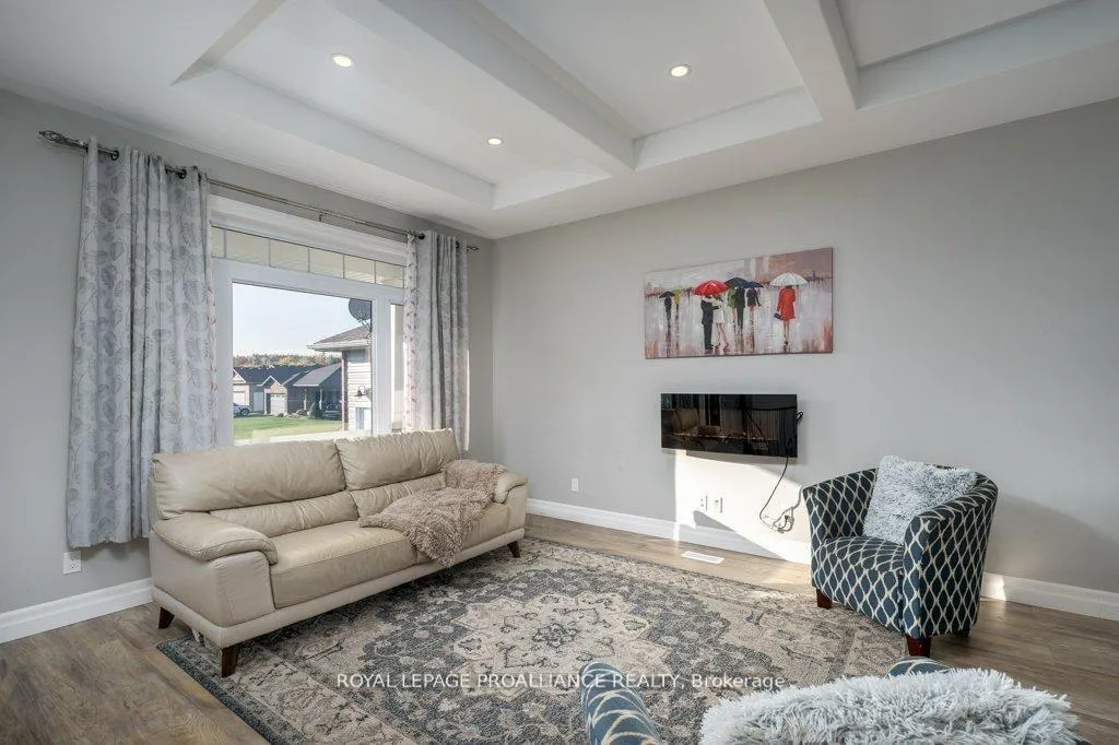 Photo 9 of 50 Stonegate Crescent, Quinte West, Frankford Ward — HOMEH