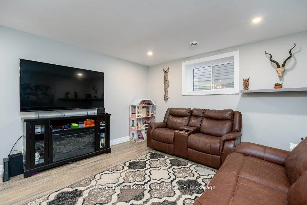 Photo 26 of 50 Stonegate Crescent, Quinte West, Frankford Ward — HOMEH