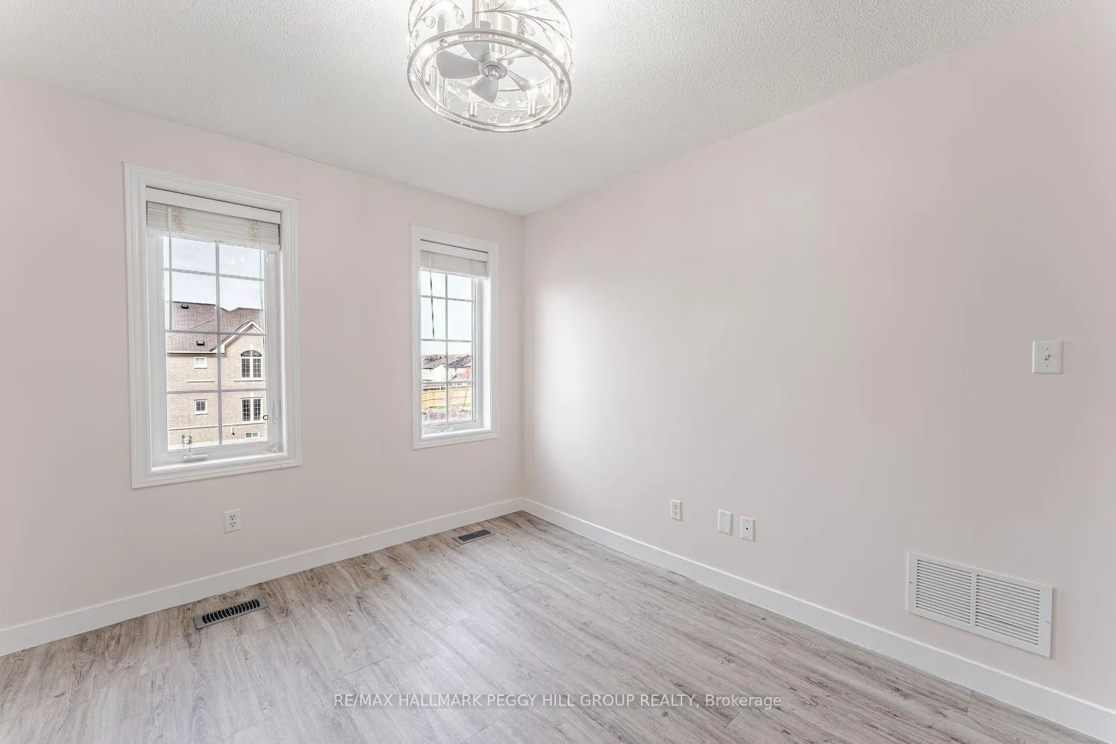 Photo 8 of 75 Winchester Terrace, Barrie, Rural Barrie Southeast — HOMEH