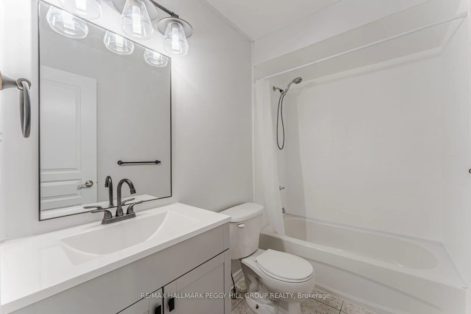 Photo 10 of 75 Winchester Terrace, Barrie, Rural Barrie Southeast — HOMEH